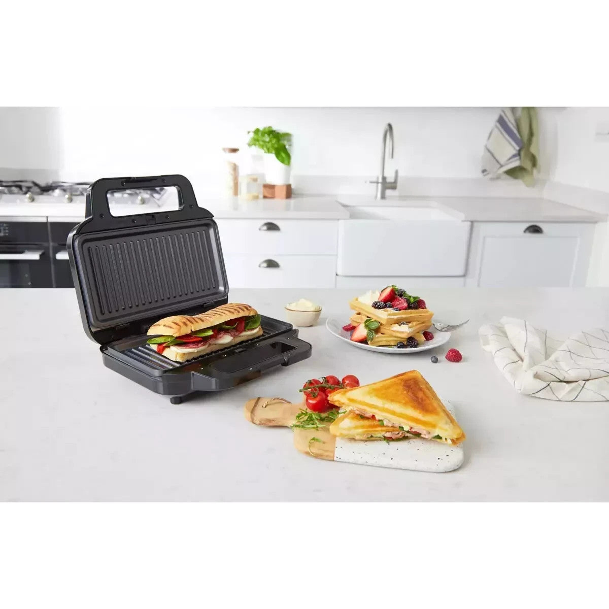 Breville 3 in 1 Sandwich, Waffle and Panini Maker, VST098